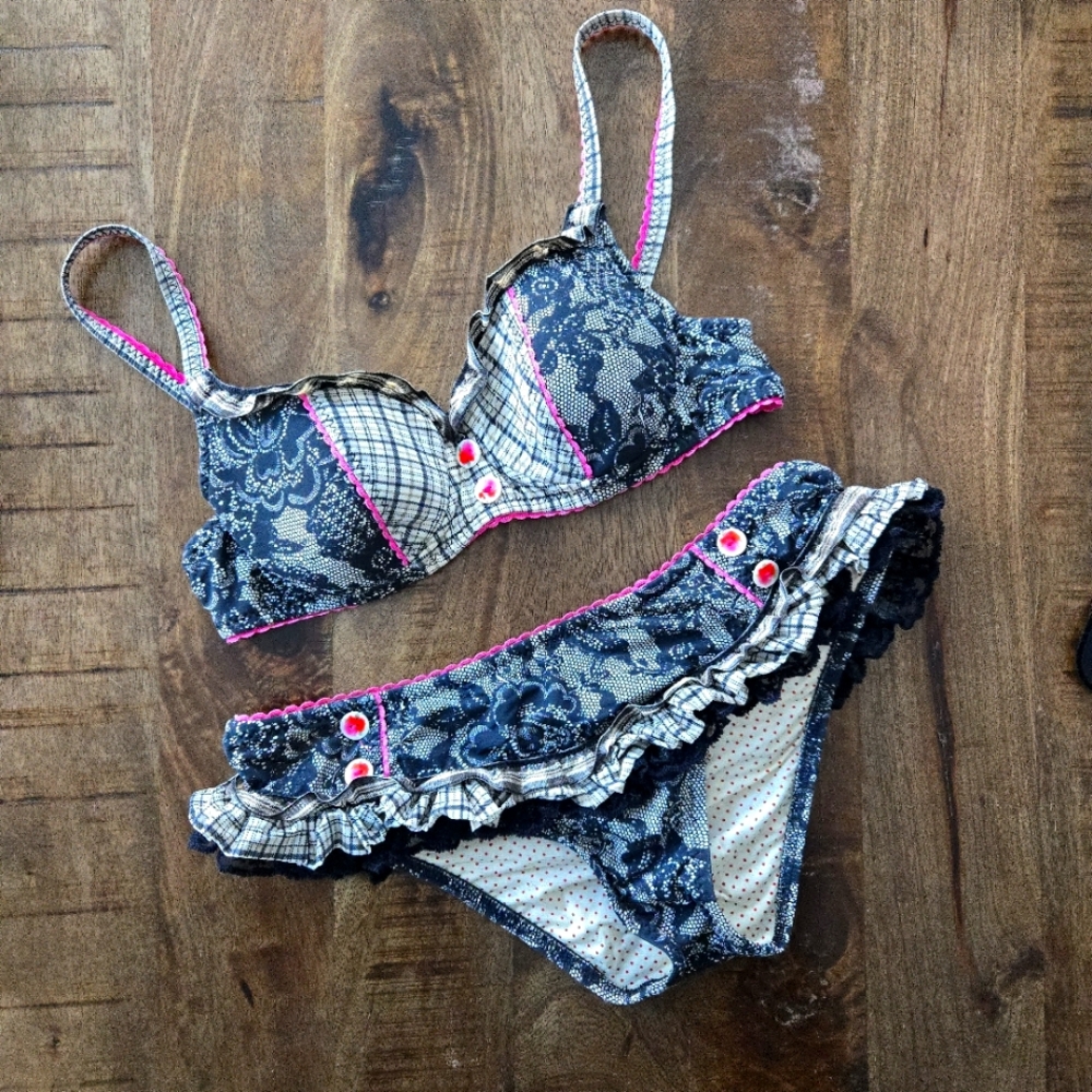 Vintage Betsey Johnson Lace Ruffle Bikini